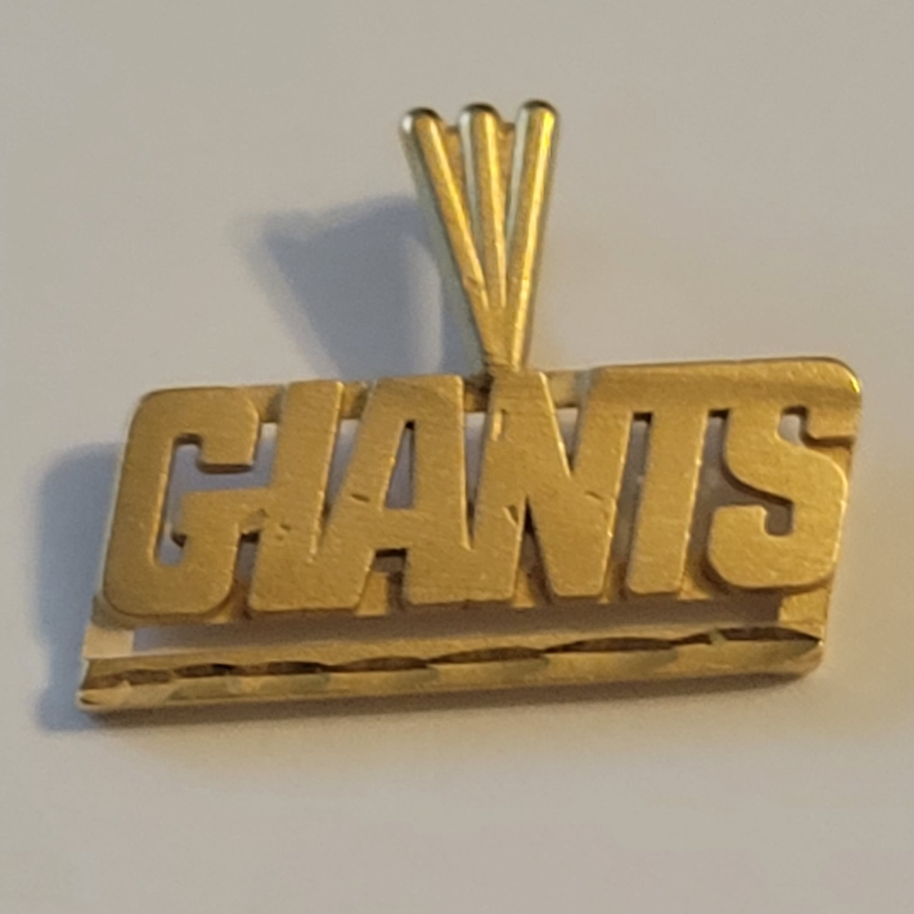 EUC 14K Gold NY Giants charmed marked MA